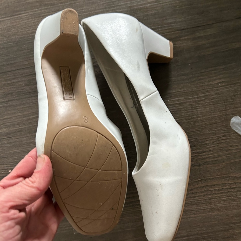 Predictions comfort plus white size 8 . Worn one time